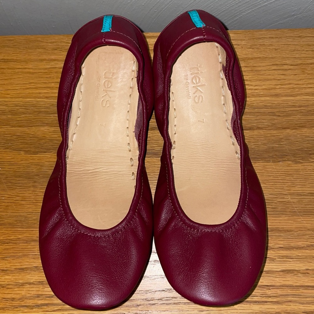 Burgundy Tieks Size 7